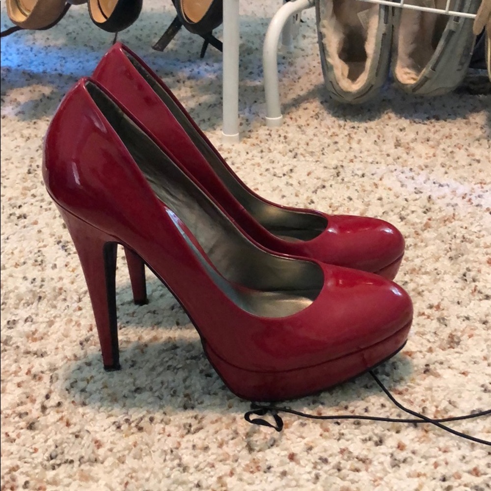 GUESS heels in red